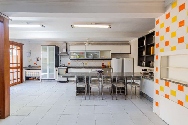 Imagem Casa com 6 Quartos à Venda, 374 m² em Tristeza - Porto Alegre Imagem Casa com 6 Quartos à Venda, 374 m² em Tristeza - Porto Alegre