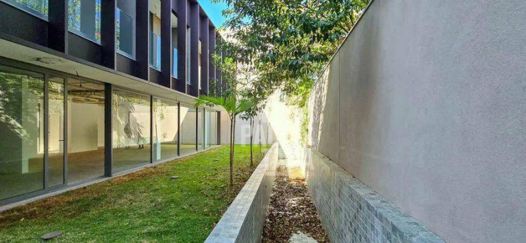 Imagem Casa com 4 Quartos à Venda, 731 m² em Vila Nova Conceição - São Paulo Imagem Casa com 4 Quartos à Venda, 731 m² em Vila Nova Conceição - São Paulo