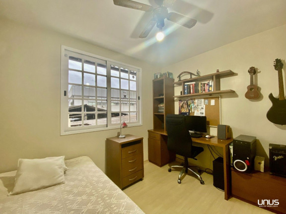 Imagem Casa com 3 Quartos à Venda, 220 m² em Estreito - Florianópolis Imagem Casa com 3 Quartos à Venda, 220 m² em Estreito - Florianópolis
