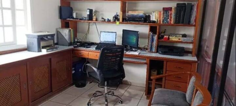 Imagem Casa com 3 Quartos à Venda,  em Jacareí