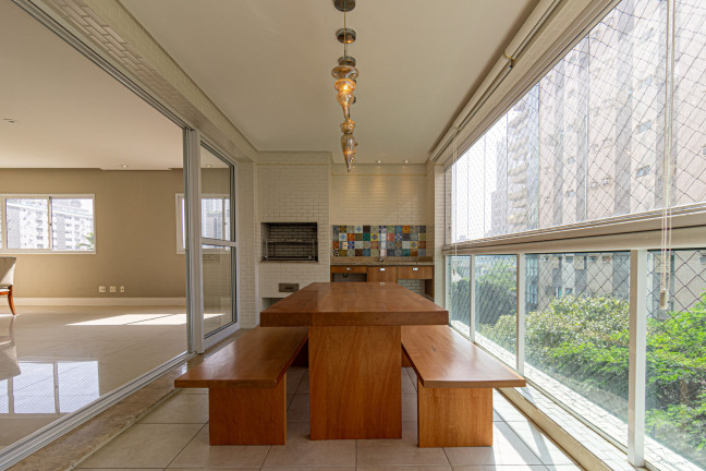Imagem Apartamento com 4 Quartos para Alugar, 270 m² em Boqueirão - Santos
