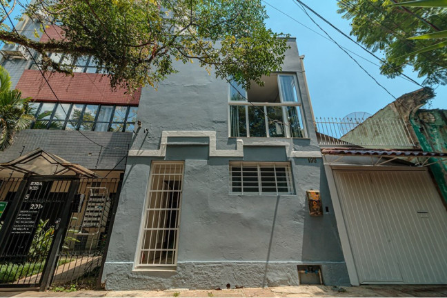 Imagem Casa com 3 Quartos à Venda, 177 m² em Menino Deus - Porto Alegre Imagem Casa com 3 Quartos à Venda, 177 m² em Menino Deus - Porto Alegre