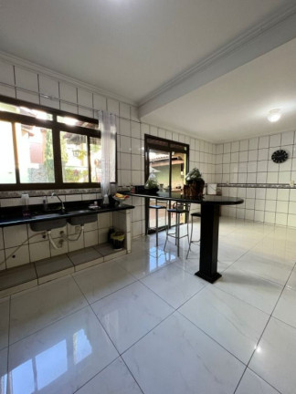 Imagem Sobrado com 4 Quartos à Venda, 330 m² em Jardim América - Goiânia Imagem Sobrado com 4 Quartos à Venda, 330 m² em Jardim América - Goiânia