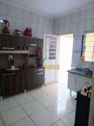 Imagem Casa com 2 Quartos à Venda, 80 m² em Jardim Moncayo - Sorocaba Imagem Casa com 2 Quartos à Venda, 80 m² em Jardim Moncayo - Sorocaba
