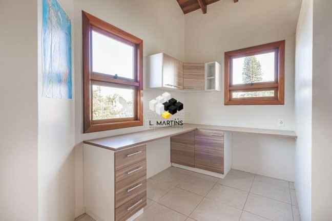 Imagem Casa com 4 Quartos à Venda, 223 m² em Vila Assunção - Porto Alegre