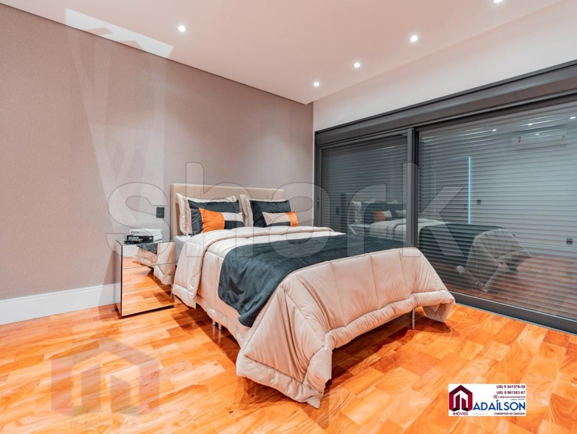 Imagem Imóvel com 6 Quartos à Venda, 900 m²