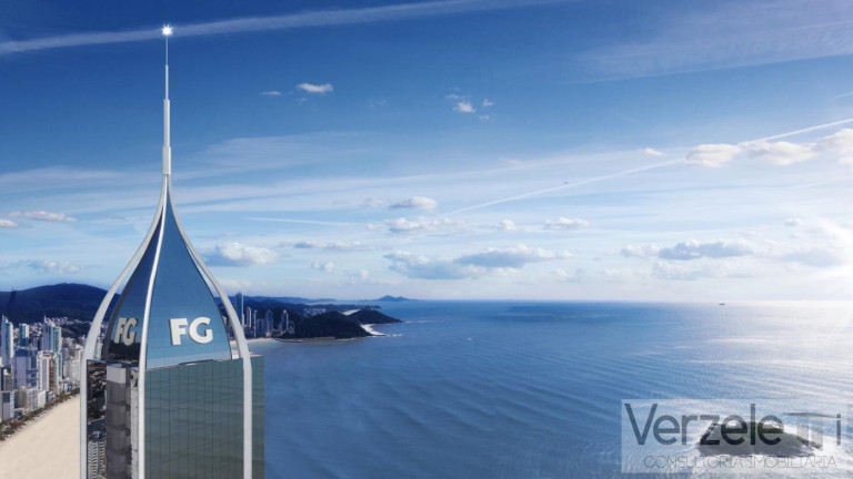 Apartamento com 4 Quartos à Venda, 343 m² em Centro