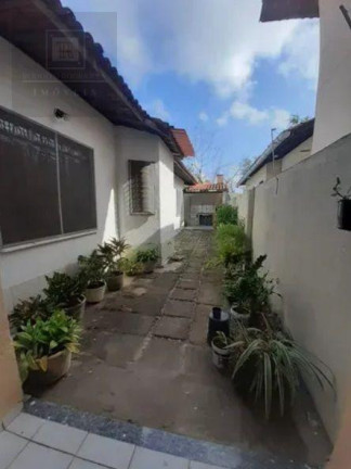 Imagem Casa com 4 Quartos à Venda, 330 m² em Jardim Das Oliveiras - Fortaleza Imagem Casa com 4 Quartos à Venda, 330 m² em Jardim Das Oliveiras - Fortaleza