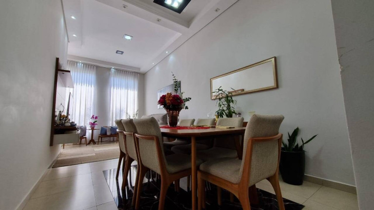 Imagem Casa com 3 Quartos à Venda, 200 m² em Wanel Ville - Sorocaba Imagem Casa com 3 Quartos à Venda, 200 m² em Wanel Ville - Sorocaba