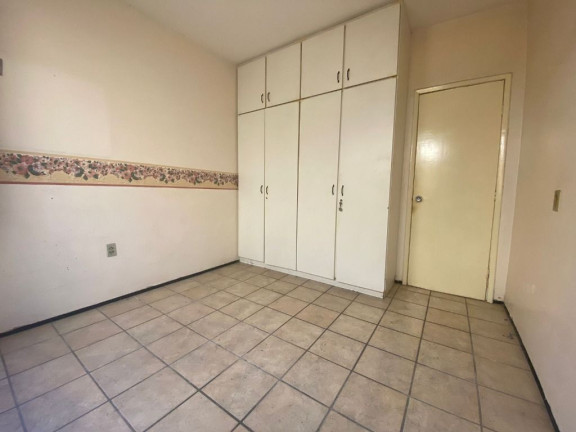 Imagem Casa com 3 Quartos à Venda, 260 m² em Montese - Fortaleza