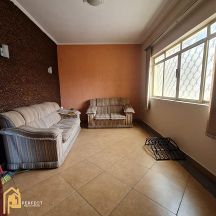 Imagem Casa com 4 Quartos à Venda, 250 m² em Centro - Taubaté