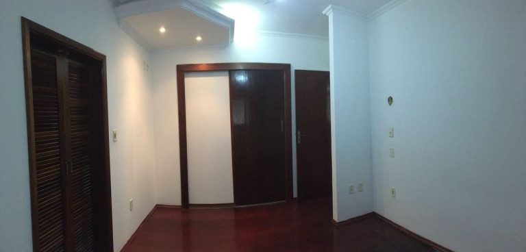 Casa com 3 Quartos à Venda, 300 m² em Santana - Pindamonhangaba