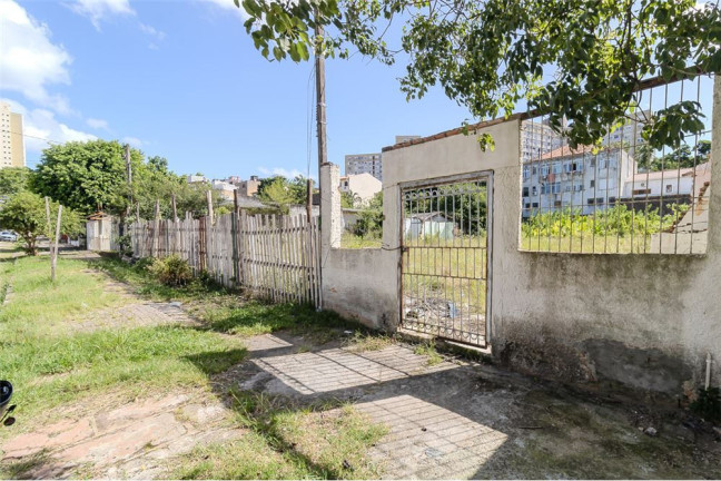 Imagem Terreno à Venda, 1.317 m² em Santo Antônio - Porto Alegre Imagem Terreno à Venda, 1.317 m² em Santo Antônio - Porto Alegre
