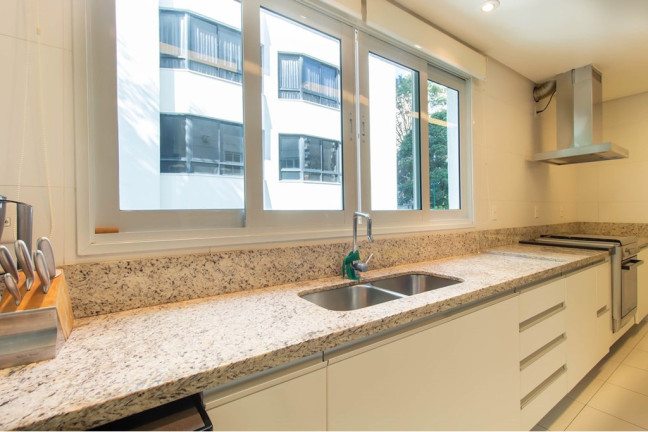 Imagem Apartamento com 3 Quartos à Venda, 257 m² em Real Parque - São Paulo