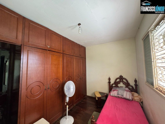 Imagem Casa com 3 Quartos à Venda, 241 m² em Setor Aeroporto - Goiânia