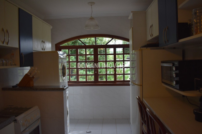 Imagem Imóvel com 4 Quartos à Venda, 178 m² em Região De Capivari - Campos Do Jordão Imagem Imóvel com 4 Quartos à Venda, 178 m² em Região De Capivari - Campos Do Jordão