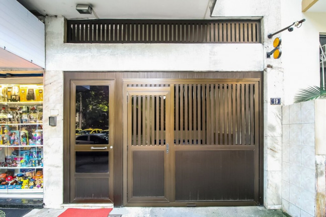 Imagem Imóvel com 2 Quartos à Venda, 72 m² em Copacabana - Rio De Janeiro Imagem Imóvel com 2 Quartos à Venda, 72 m² em Copacabana - Rio De Janeiro