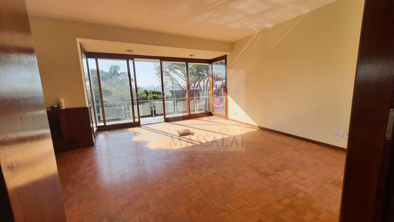 Casa com 3 Quartos para Alugar, 300 m² em Santa Tereza - Porto Alegre