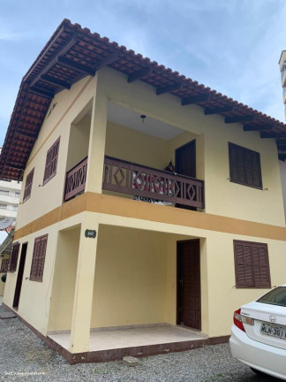 Casa com 3 Quartos para Temporada, 140 m² em Meia Praia - Itapema