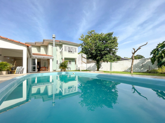 Imagem Casa com 3 Quartos à Venda, 150 m² em Camobi - Santa Maria
