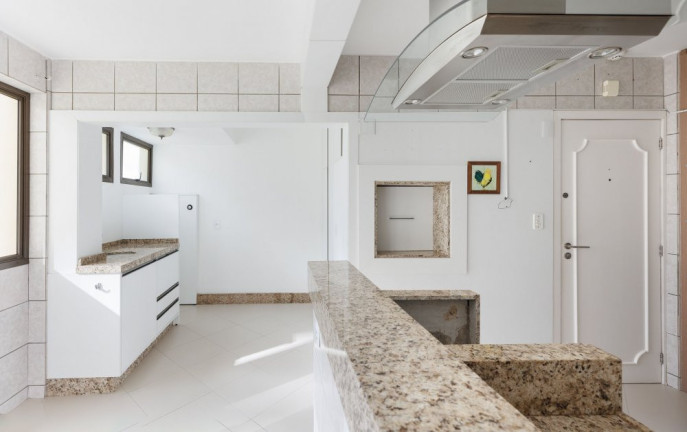 Imagem Apartamento com 3 Quartos para Alugar, 100 m² em Centro - Balneário Camboriú Imagem Apartamento com 3 Quartos para Alugar, 100 m² em Centro - Balneário Camboriú