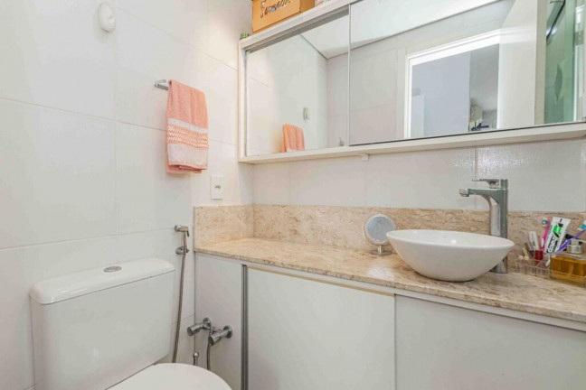 Imagem Imóvel com 3 Quartos à Venda, 72 m² em Higienópolis - Porto Alegre Imagem Imóvel com 3 Quartos à Venda, 72 m² em Higienópolis - Porto Alegre