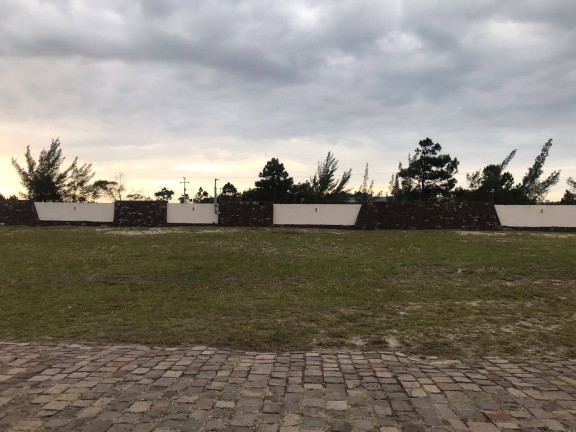 Terreno à Venda, 600 m² em Atlântida Sul - Osório