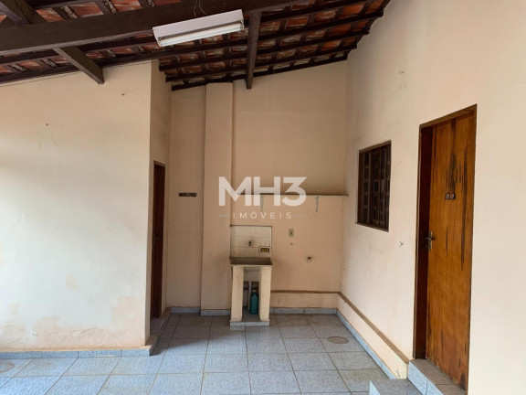 Imagem Casa com 2 Quartos à Venda, 182 m² em Centro - Sumaré