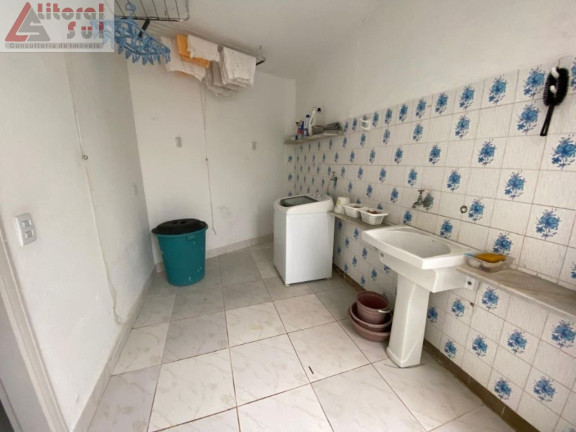 Imagem Casa com 5 Quartos à Venda, 70 m² em Solemar - Praia Grande Imagem Casa com 5 Quartos à Venda, 70 m² em Solemar - Praia Grande