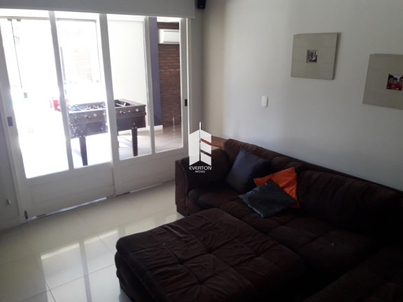 Imagem Casa com 5 Quartos à Venda, 703 m² em Duque De Caxias - Santa Maria