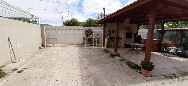 Imagem Casa com 3 Quartos à Venda, 200 m² em São João Do Rio Vermelho - Florianópolis Imagem Casa com 3 Quartos à Venda, 200 m² em São João Do Rio Vermelho - Florianópolis