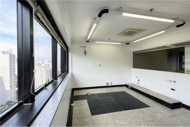 Imagem Sala Comercial à Venda, em Jardim Paulistano - São Paulo Imagem Sala Comercial à Venda, em Jardim Paulistano - São Paulo