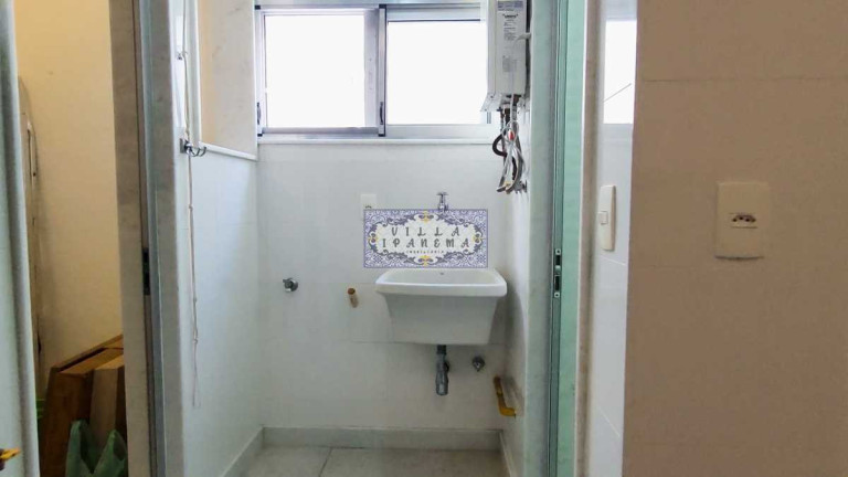 Imagem Apartamento com 2 Quartos à Venda, 65 m² em Copacabana - Rio De Janeiro Imagem Apartamento com 2 Quartos à Venda, 65 m² em Copacabana - Rio De Janeiro