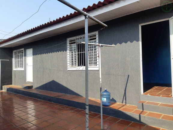 Imagem Casa com 3 Quartos à Venda, 180 m² em Uvaranas - Ponta Grossa