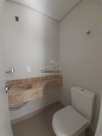 Imagem Sobrado com 3 Quartos à Venda, 178 m² em Bom Retiro - Curitiba Imagem Sobrado com 3 Quartos à Venda, 178 m² em Bom Retiro - Curitiba