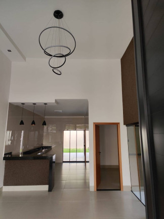 Imagem Casa com 3 Quartos à Venda, em Goiânia Imagem Casa com 3 Quartos à Venda, em Goiânia