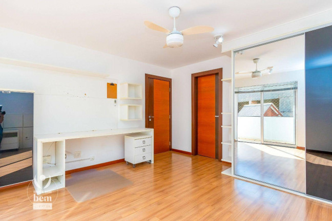 Imagem Casa com 4 Quartos à Venda, 320 m² em Santo Inácio - Curitiba