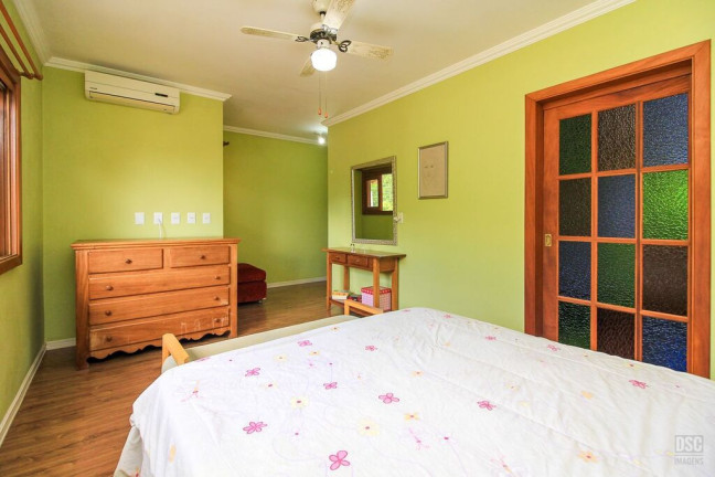 Imagem Casa com 3 Quartos à Venda, 197 m² em Hípica - Porto Alegre