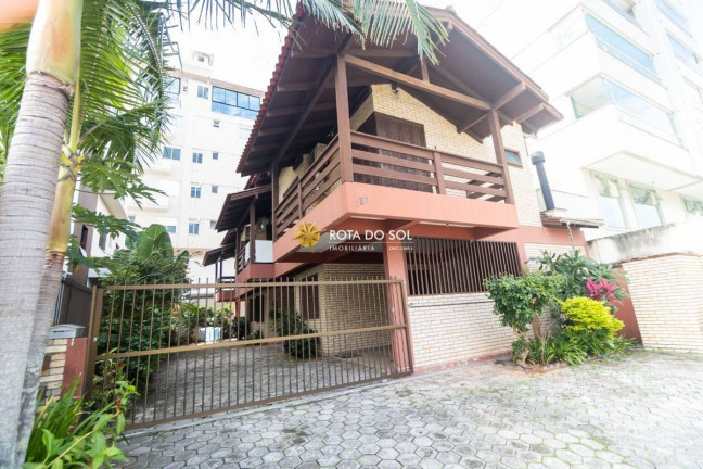Imagem Sobrado com 3 Quartos à Venda, 79 m² em Bombas - Bombinhas