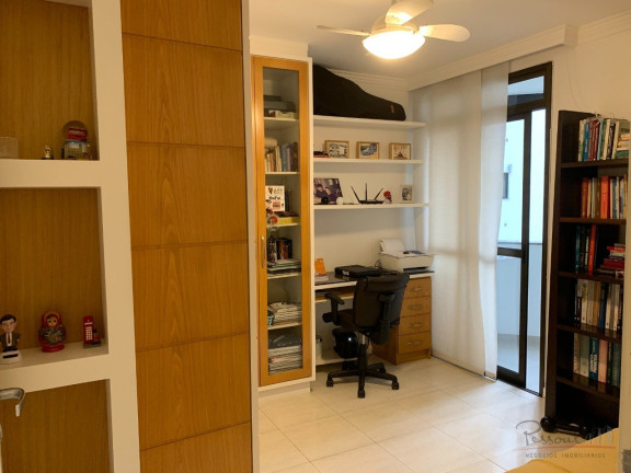 Imagem Apartamento com 4 Quartos à Venda, 220 m² em Centro - Florianópolis Imagem Apartamento com 4 Quartos à Venda, 220 m² em Centro - Florianópolis