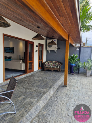 Imagem Casa com 2 Quartos à Venda, 117 m² em Centro - Ubatuba Imagem Casa com 2 Quartos à Venda, 117 m² em Centro - Ubatuba