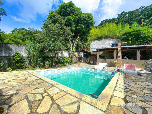 Casa com 5 Quartos à Venda, 290 m² em Vale Do Paraíso - Teresópolis