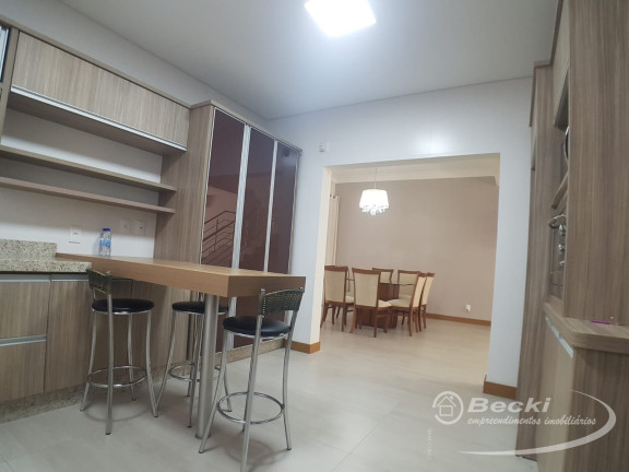 Imagem Casa com 3 Quartos à Venda, 314 m² em Floresta - Joinville