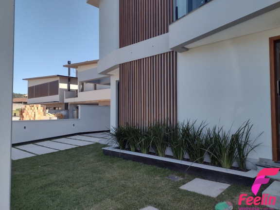 Imagem Casa com 3 Quartos à Venda, 204 m² em Rio Tavares - Florianópolis