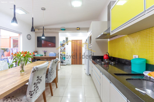 Imagem Casa com 3 Quartos à Venda, 140 m² em Atuba - Curitiba Imagem Casa com 3 Quartos à Venda, 140 m² em Atuba - Curitiba