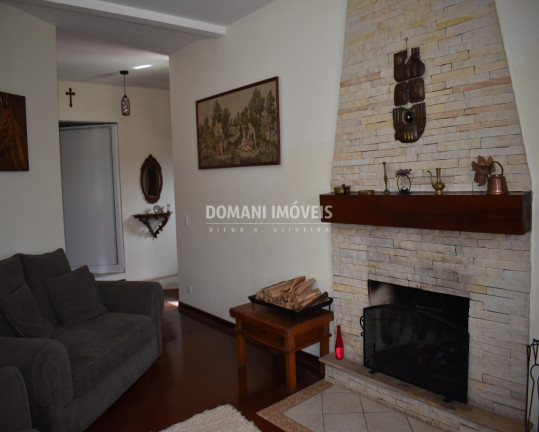 Imagem Casa com 4 Quartos à Venda, 260 m² em Região Do Jaguaribe - Campos Do Jordão