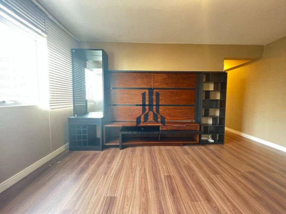 Imagem Apartamento com 2 Quartos à Venda, 70 m² em Centro - Curitiba