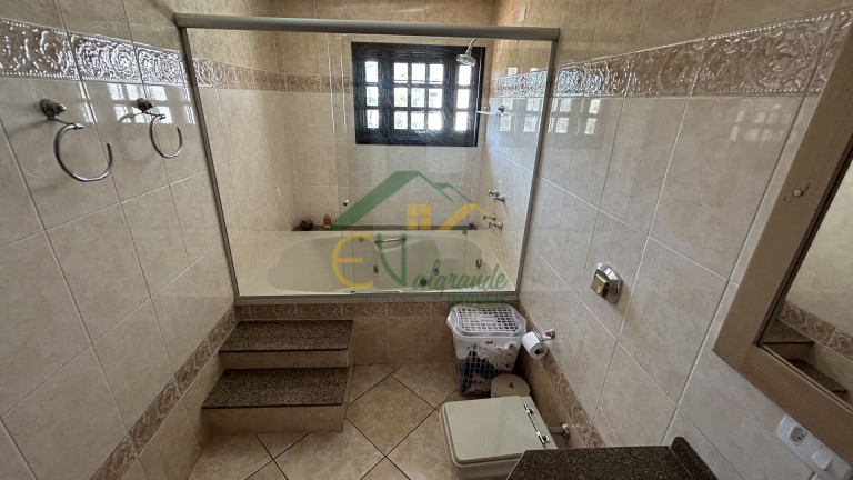Imagem Sobrado com 4 Quartos à Venda, 275 m² em Tingui - Curitiba Imagem Sobrado com 4 Quartos à Venda, 275 m² em Tingui - Curitiba