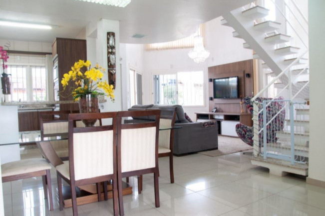 Imagem Casa com 3 Quartos à Venda, 157 m²