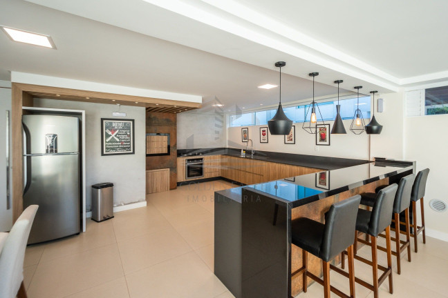 Imagem Apartamento com 2 Quartos à Venda, 67 m² em Centro - Camboriú